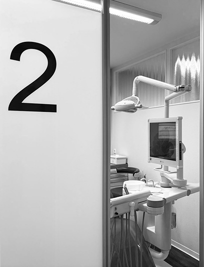 Behandlungszimmer 2 der Zahnarztpraxis Dr. Christina Hofmeister – moderne Zahnmedizin und Prophylaxe in Göppingen